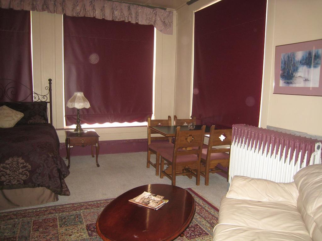 Deadwood Dick'S Hotel Rum bild
